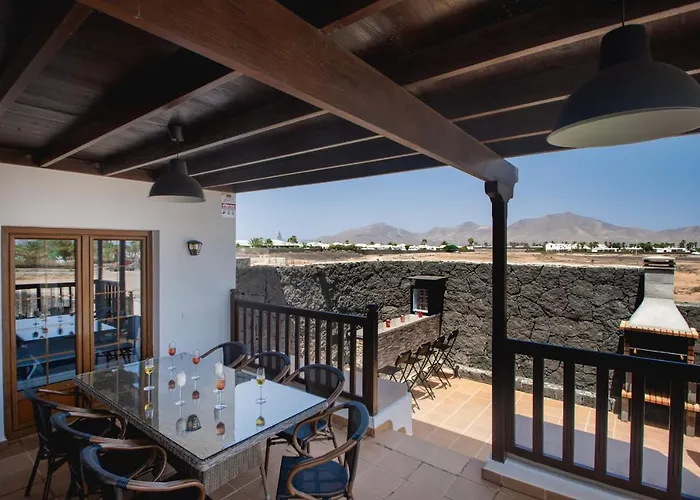 Vista Reina - Luxury 6 Bedroom - Heated Pool- Views - Pool Table - Vista Lobos - * Playa Blanca
