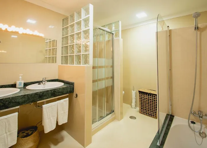 Villa Vista Reina - Luxury 6 Bedroom - Heated Pool- Views - Pool Table - Vista Lobos -