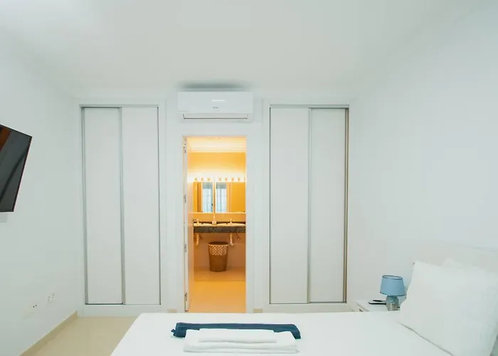 Vista Reina - Luxury 6 Bedroom - Heated Pool- Views - Pool Table - Vista Lobos - Villa *