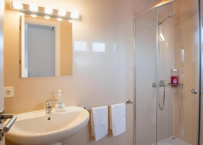 Vista Reina - Luxury 6 Bedroom - Heated Pool- Views - Pool Table - Vista Lobos -