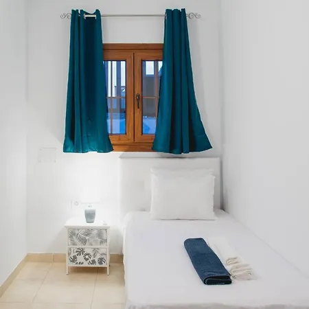 Vista Reina - Luxury 6 Bedroom - Heated Pool- Views - Pool Table - Vista Lobos - Villa Playa Blanca (Lanzarote)