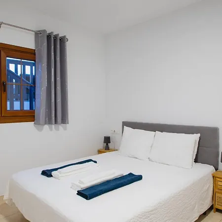 Vista Reina - Luxury 6 Bedroom - Heated Pool- Views - Pool Table - Vista Lobos - Villa Playa Blanca