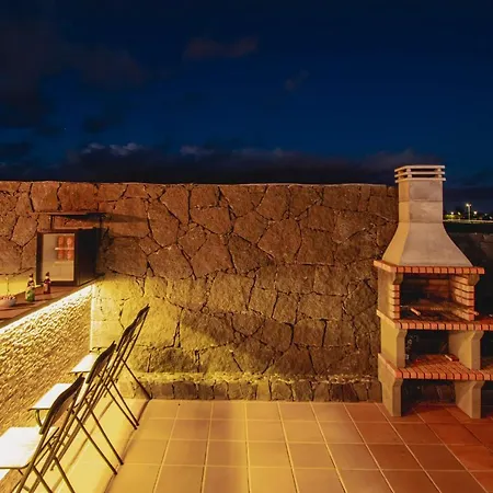 Vista Reina - Luxury 6 Bedroom - Heated Pool- Views - Pool Table - Vista Lobos - Villa Playa Blanca (Lanzarote)