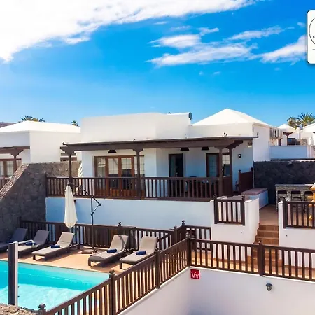 Vista Reina - Luxury 6 Bedroom - Heated Pool- Views - Pool Table - Vista Lobos - *