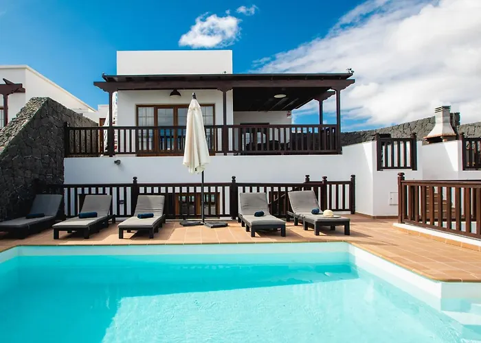 Vista Reina - Luxury 6 Bedroom - Heated Pool- Views - Pool Table - Vista Lobos - *